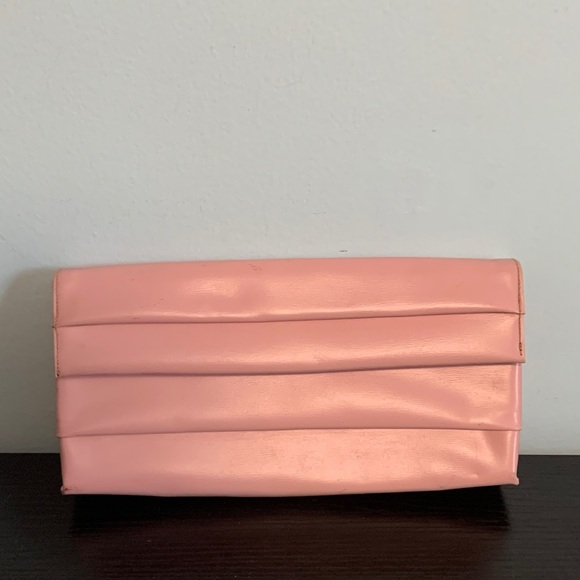 Majestic Handbags - Vintage Pink Majestic Clutch with Comb and Compact
